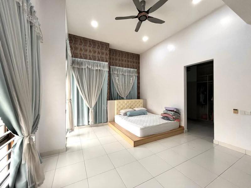 Rumah Kluster untuk Dijual di Setia Tropika (Johor Bahru) - Sam Chai - Bedroom - PropertyGuru.com.my