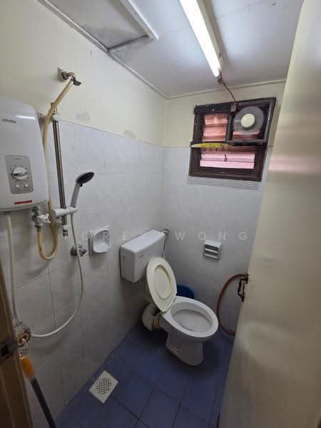 Pangsapuri untuk Dijual di Taman Pusat Kepong - Torey Wong - Bathroom - PropertyGuru.com.my