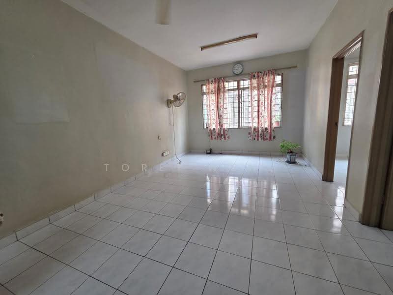 Pangsapuri untuk Dijual di Taman Pusat Kepong - Torey Wong - Living Room - PropertyGuru.com.my