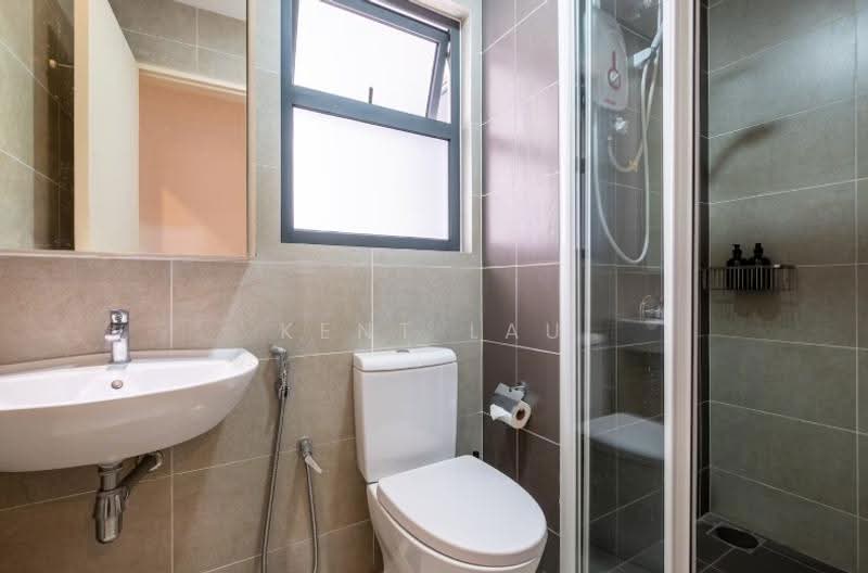 Kondominium untuk Dijual di Lakeville Residence - Kent Lau - Bathroom - PropertyGuru.com.my