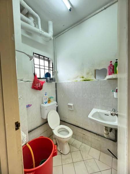 Apartment for Sale at Taman Desa Kempas - Jeremy Voon - Bathroom - PropertyGuru.com.my