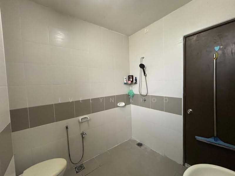2-storey Terraced House for Sale in Kota Emerald (Rawang) - Evelyn Khoo - Bathroom - PropertyGuru.com.my