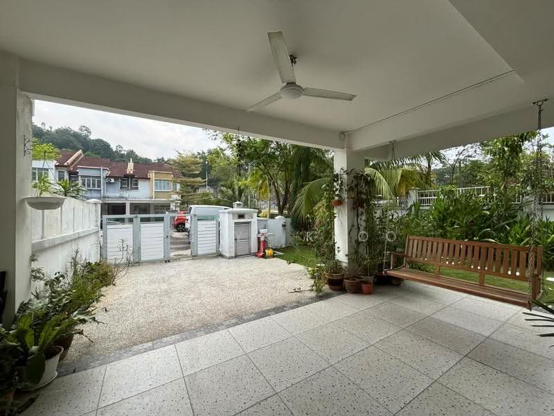2-storey Terraced House for Sale in Kota Emerald (Rawang) - Evelyn Khoo - Car Porch - PropertyGuru.com.my