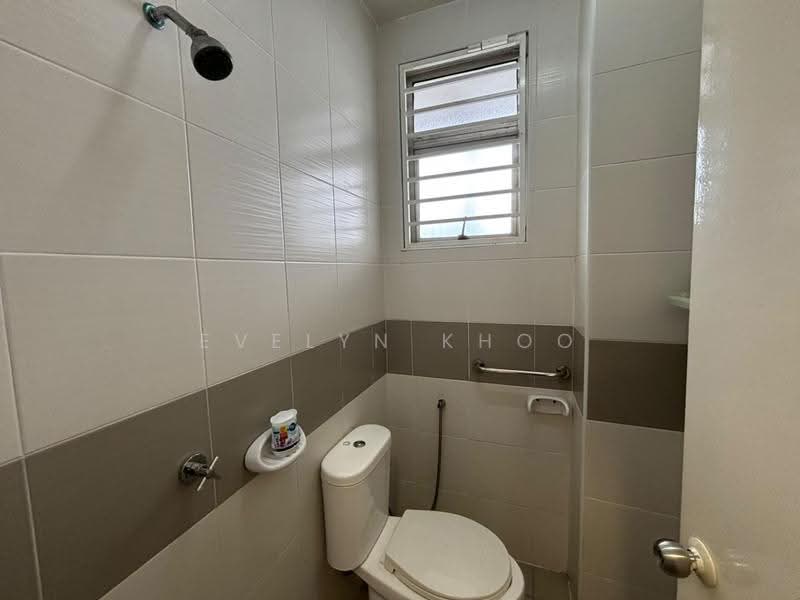 2-storey Terraced House for Sale in Kota Emerald (Rawang) - Evelyn Khoo - Bathroom - PropertyGuru.com.my