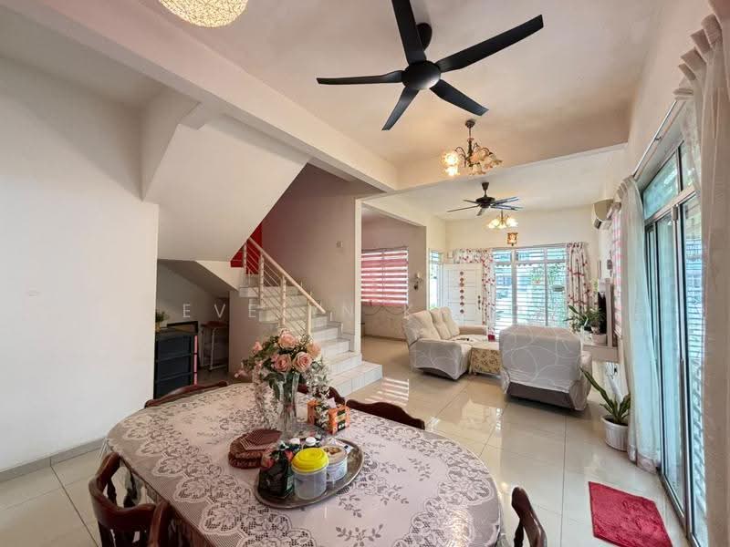 2-storey Terraced House for Sale in Kota Emerald (Rawang) - Evelyn Khoo - Living Room - PropertyGuru.com.my