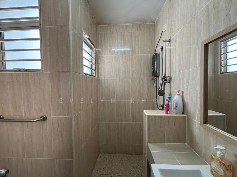 2-storey Terraced House for Sale in Kota Emerald (Rawang) - Evelyn Khoo - Bathroom - PropertyGuru.com.my