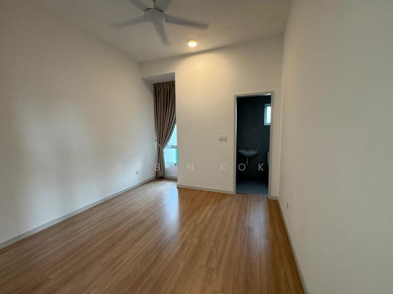 Rumah Teres 2-Tingkat untuk Dijual di Kuala Selangor (Selangor) - Robin Kok - Bedroom 3 with Individual Bathroom - PropertyGuru.com.my