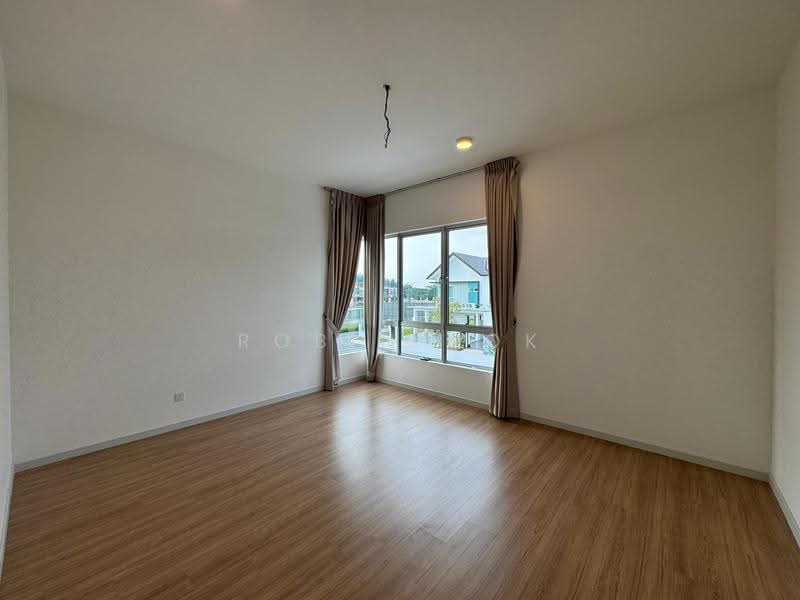 Rumah Teres 2-Tingkat untuk Dijual di Kuala Selangor (Selangor) - Robin Kok - Master Bedroom 1 - PropertyGuru.com.my