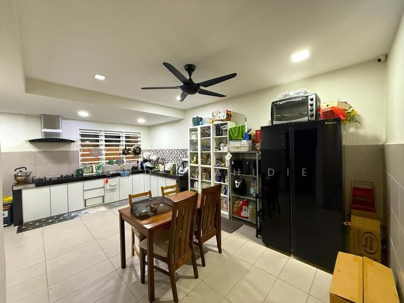 2-storey Terraced House for Sale in Ukay Bistari (Ulu Kelang) - Mohd Syahidie - Kitchen - PropertyGuru.com.my