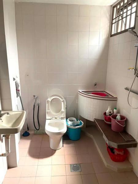 Rumah Berkembar untuk Disewa di Taman Sri Tebrau (Johor Bahru) - Nick Low - Bathroom - PropertyGuru.com.my