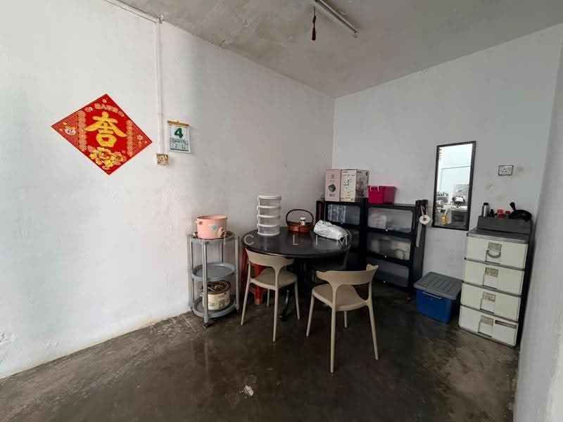 Rumah Teres 1-Tingkat untuk Dijual di Taman Ungku Tun Aminah (Skudai) - Vic Lim - Dining Room - PropertyGuru.com.my