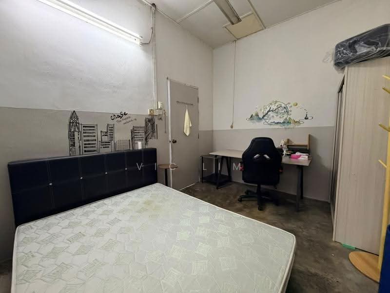 Rumah Teres 1-Tingkat untuk Dijual di Taman Ungku Tun Aminah (Skudai) - Vic Lim - Bedroom - PropertyGuru.com.my