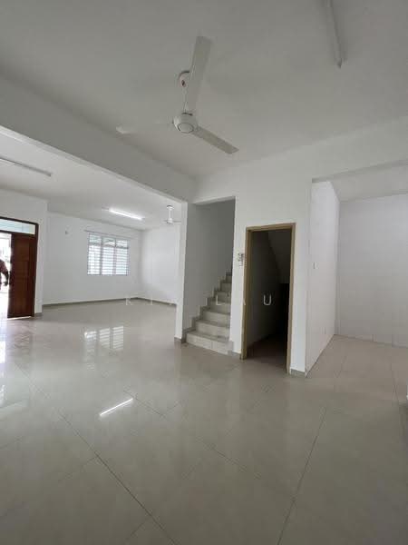 Rumah Teres untuk Disewa di Taman Selayang Permata (Batu Caves) - Kia Lau - Living Room - PropertyGuru.com.my