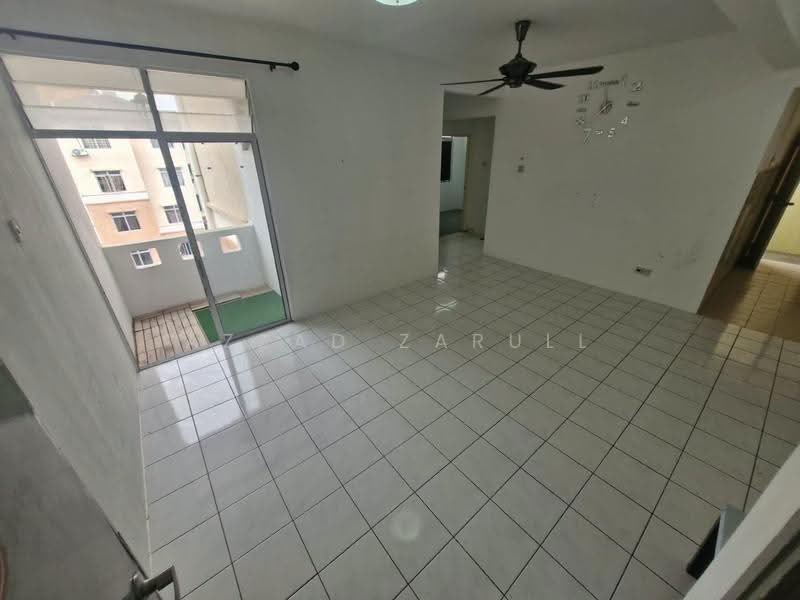 Pangsapuri untuk Disewa di Sri Puteri - Azzad Zarull - Living Room - PropertyGuru.com.my
