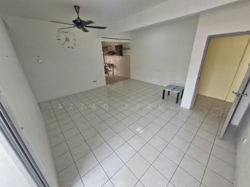 Pangsapuri untuk Disewa di Sri Puteri - Azzad Zarull - Living Room - PropertyGuru.com.my
