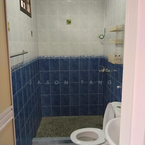 Rumah Berkembar untuk Dijual di Taman Putri Kulai (Kulai) - Jason Tang - Bathroom - PropertyGuru.com.my