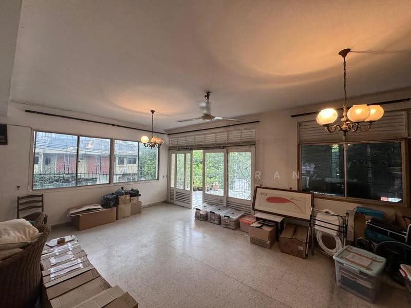 3-storey Terraced House for Sale in Taman Seputeh (Seputeh) - K.N. Segaran - Living Room - PropertyGuru.com.my