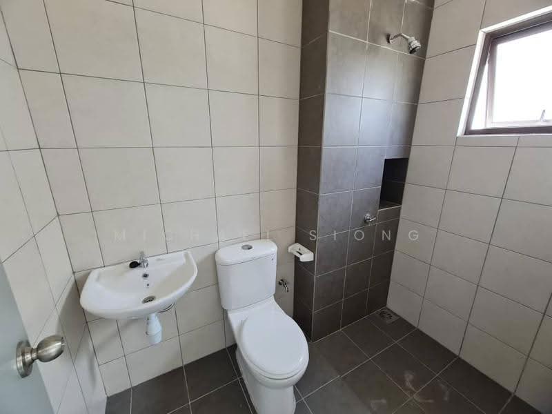 2-storey Terraced House for Rent in Taman M Aruna (Rawang) - Michael Siong - Bathroom - PropertyGuru.com.my
