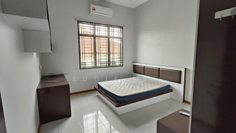 2-storey Terraced House for Rent in Taman Skudai Ria (Skudai) - Eddie Lai - Bedroom - PropertyGuru.com.my