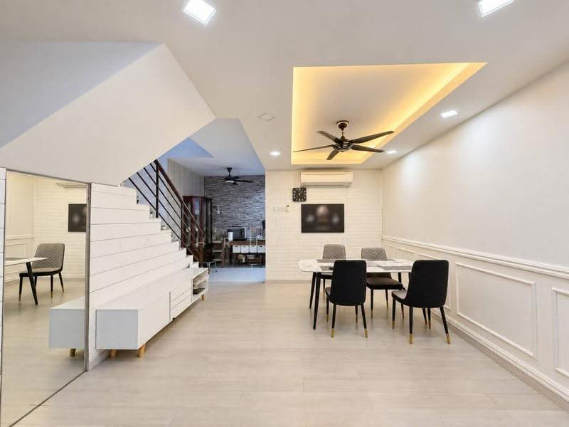 2-storey Terraced House for Sale in Taman Scientex Pasir Gudang (Pasir Gudang) - Fakhrul Imlan - Living Room - PropertyGuru.com.my