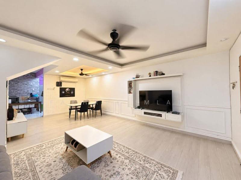 2-storey Terraced House for Sale in Taman Scientex Pasir Gudang (Pasir Gudang) - Fakhrul Imlan - Living Room - PropertyGuru.com.my