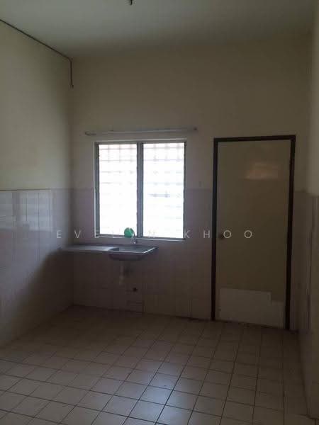Rumah Teres 2-Tingkat untuk Dijual di Desa Coalfields (Sungai Buloh) - Evelyn Khoo - Kitchen - PropertyGuru.com.my