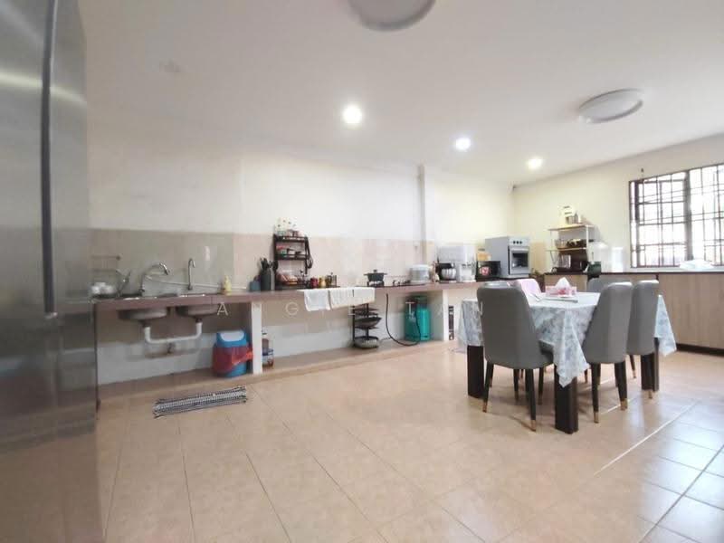 Rumah Teres 2-Tingkat untuk Dijual di Taman Daya (Johor Bahru) - Angie Tan - Kitchen - PropertyGuru.com.my
