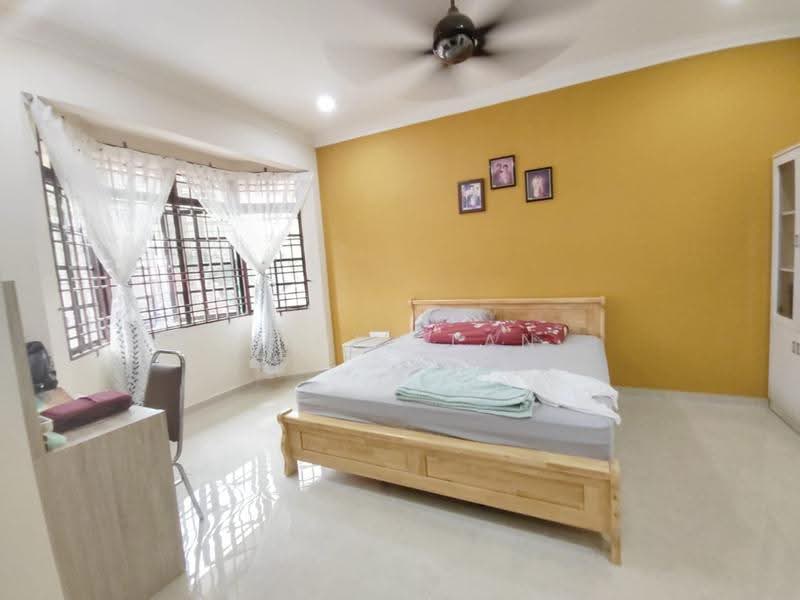 Rumah Teres 2-Tingkat untuk Dijual di Taman Daya (Johor Bahru) - Angie Tan - Bedroom - PropertyGuru.com.my