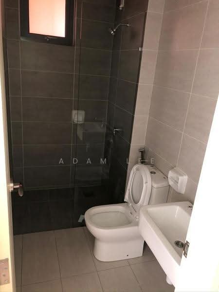 Kediaman Servis untuk Dijual di The Tresor @ Gravit8 - Adam Lee - Bathroom - PropertyGuru.com.my