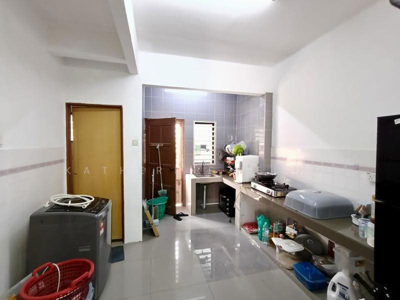 Rumah Teres 2-Tingkat untuk Dijual di Rawang (Selangor) - Katherine Leong - Kitchen - PropertyGuru.com.my