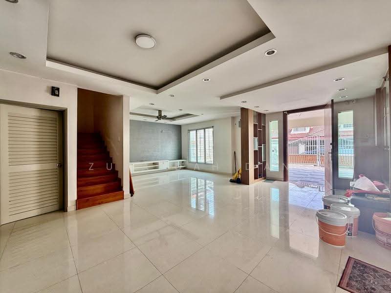 Rumah Berkembar untuk Dijual di Cheras (Selangor) - Zuraidah Dan - Living Room - PropertyGuru.com.my