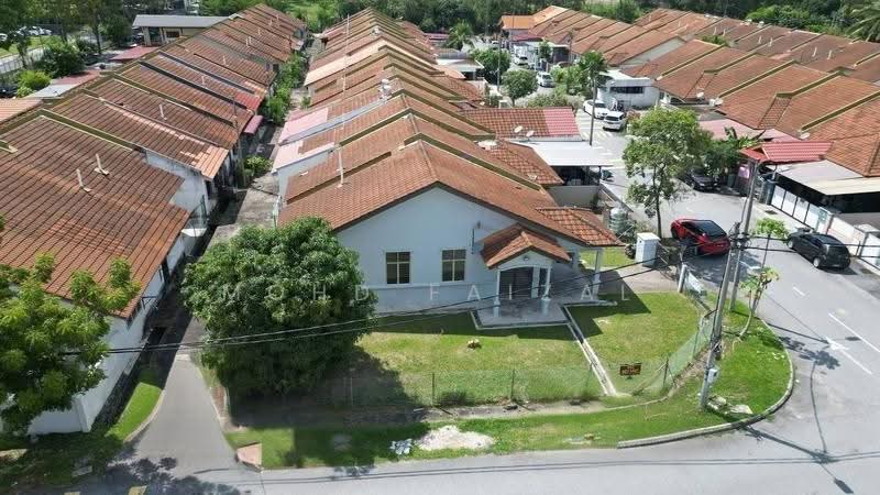 1-storey Terraced House for Sale in Tanjong Duabelas (Selangor) - Mohd Faizal - Exterior - PropertyGuru.com.my