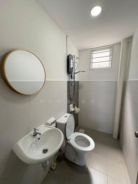 Pangsapuri untuk Disewa di Aronia - Hong Ng - Bathroom - PropertyGuru.com.my