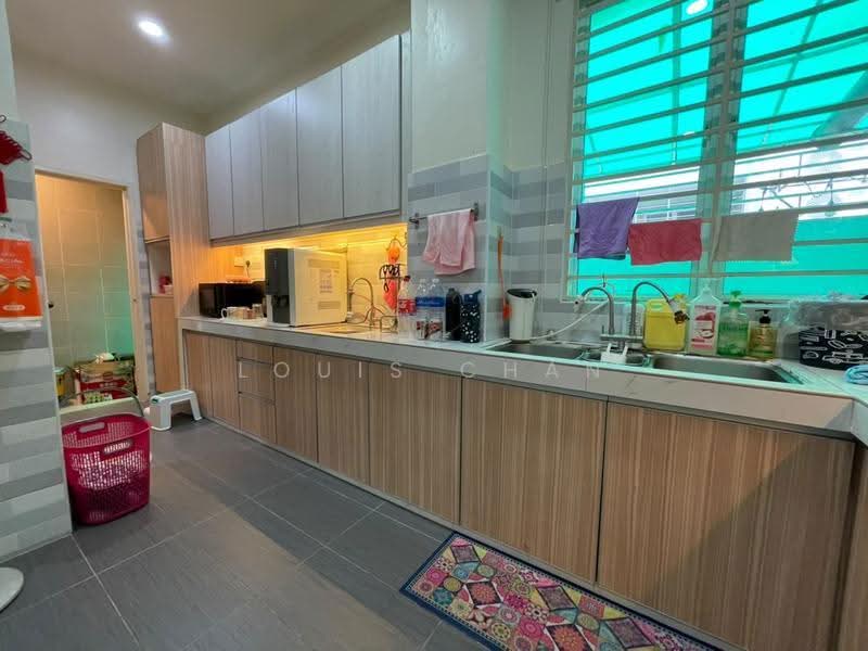 3-storey Terraced House for Sale in Shah Alam (Selangor) - Louis Chan - Kitchen - PropertyGuru.com.my