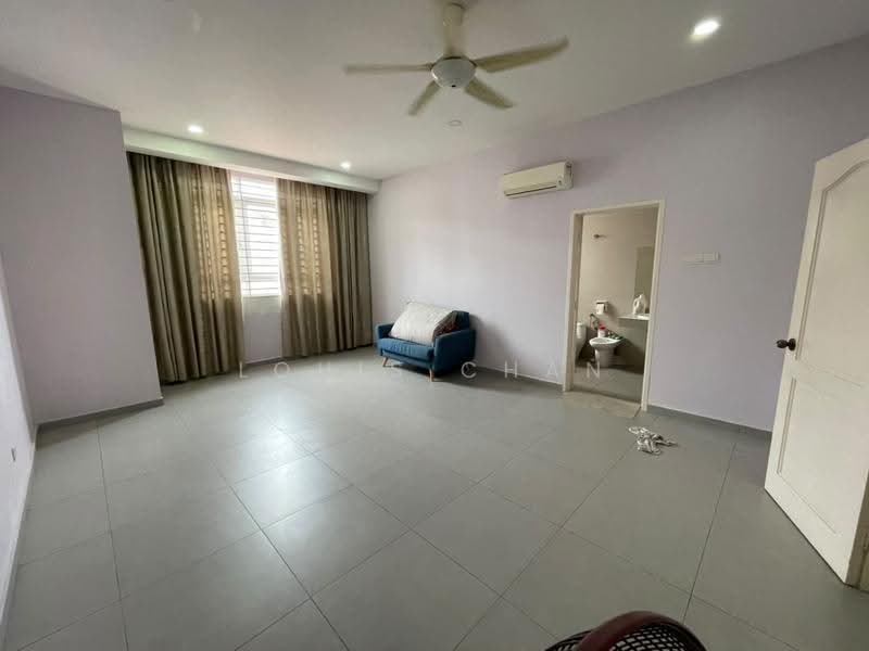 3-storey Terraced House for Sale in Shah Alam (Selangor) - Louis Chan - Living Room - PropertyGuru.com.my