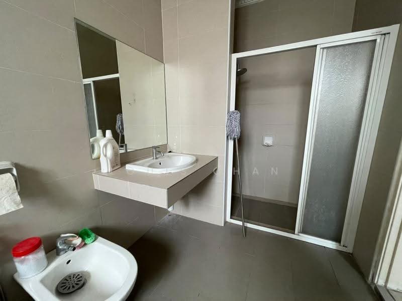 3-storey Terraced House for Sale in Shah Alam (Selangor) - Louis Chan - Bathroom - PropertyGuru.com.my