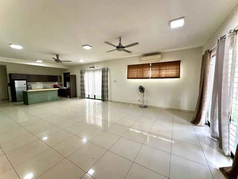2-storey Terraced House for Sale in Denai Alam (Shah Alam) - SITI KHAIRIYAH JAAFAR - Living Room - PropertyGuru.com.my