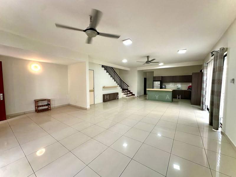 2-storey Terraced House for Sale in Denai Alam (Shah Alam) - SITI KHAIRIYAH JAAFAR - Living Room - PropertyGuru.com.my
