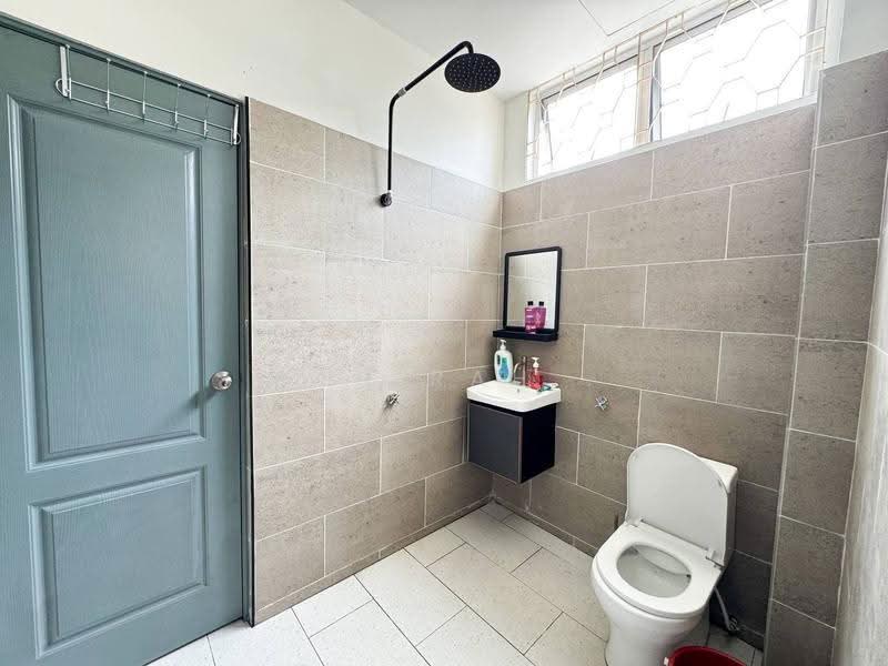 Bungalow House untuk Dijual di Taman Ampang Utama (Ampang) - Mahirah . - Bathroom - PropertyGuru.com.my