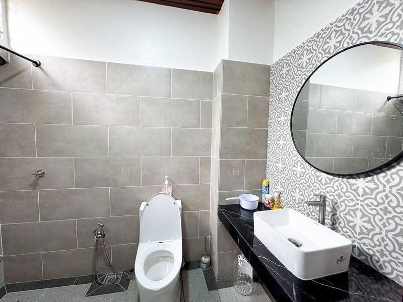 Bungalow House untuk Dijual di Taman Ampang Utama (Ampang) - Mahirah . - Bathroom - PropertyGuru.com.my