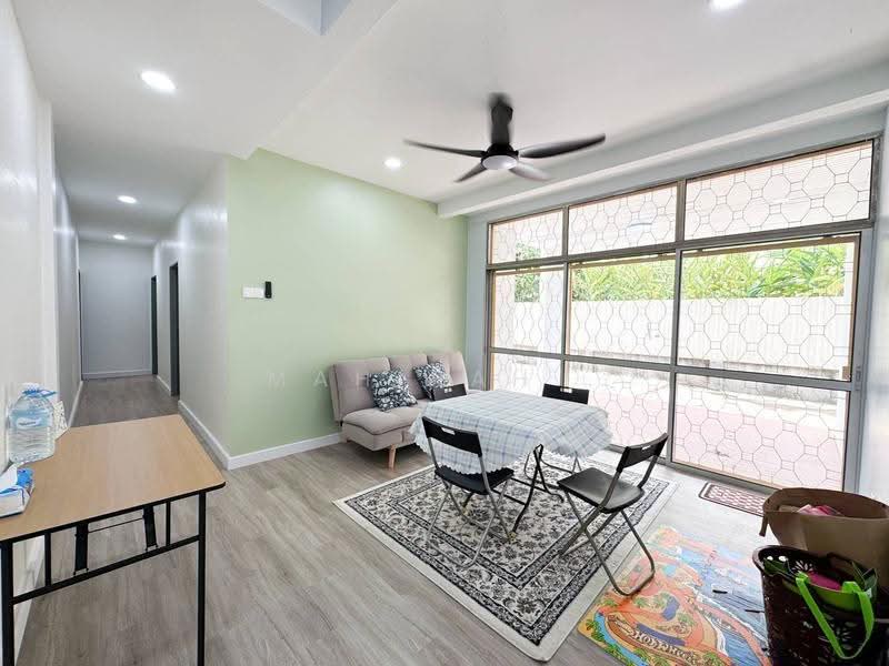 Bungalow House untuk Dijual di Taman Ampang Utama (Ampang) - Mahirah . - Corridor - PropertyGuru.com.my