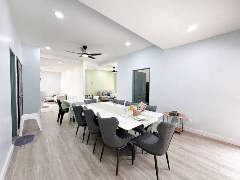Bungalow House untuk Dijual di Taman Ampang Utama (Ampang) - Mahirah . - Dining Room - PropertyGuru.com.my
