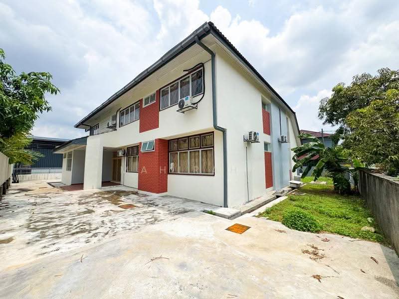 Bungalow House untuk Dijual di Taman Ampang Utama (Ampang) - Mahirah . - Exterior - PropertyGuru.com.my