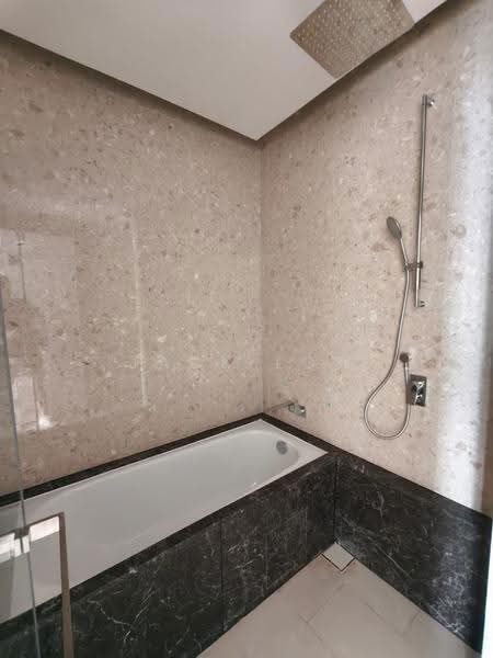 Kediaman Servis untuk Dijual di Pavilion Damansara Heights, Windsor Suites - Jack Low - Bathroom - PropertyGuru.com.my