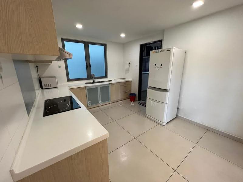 Apartment for Rent at Molek Pine 3 - Jessica Ma - Kitchen - PropertyGuru.com.my