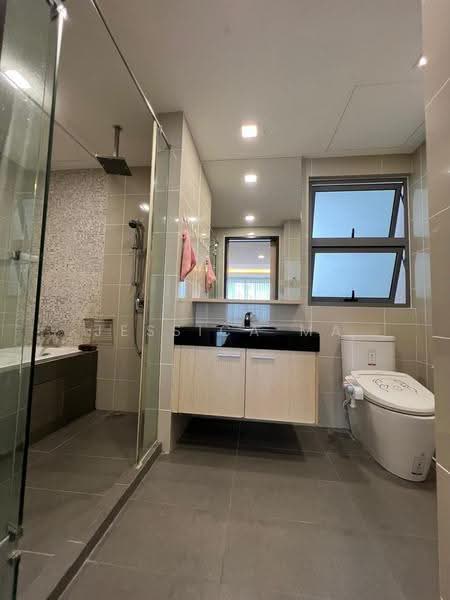 Apartment for Rent at Molek Pine 3 - Jessica Ma - Bathroom - PropertyGuru.com.my
