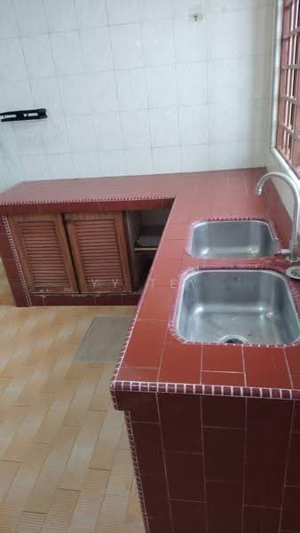 Semi-Detached House for Rent in Taman Pelangi (Johor Bahru) - YY Tey - Kitchen - PropertyGuru.com.my