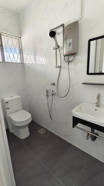 Semi-Detached House for Rent in Taman Sentosa (Johor Bahru) - Jessica Ma - Bathroom - PropertyGuru.com.my