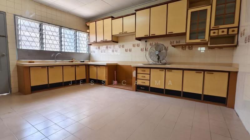 Semi-Detached House for Rent in Taman Sentosa (Johor Bahru) - Jessica Ma - Kitchen - PropertyGuru.com.my
