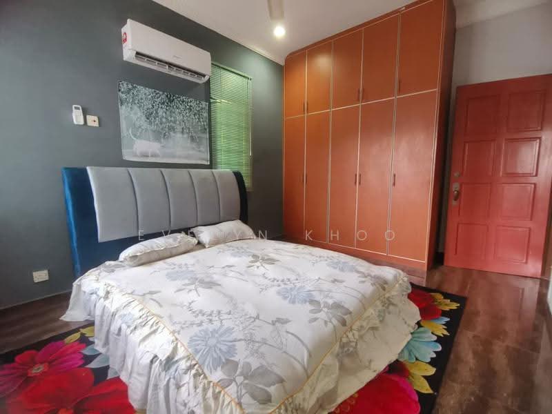 Bungalow House untuk Dijual di Taman Desa Country Homes (Rawang) - Evelyn Khoo - Bedroom - PropertyGuru.com.my